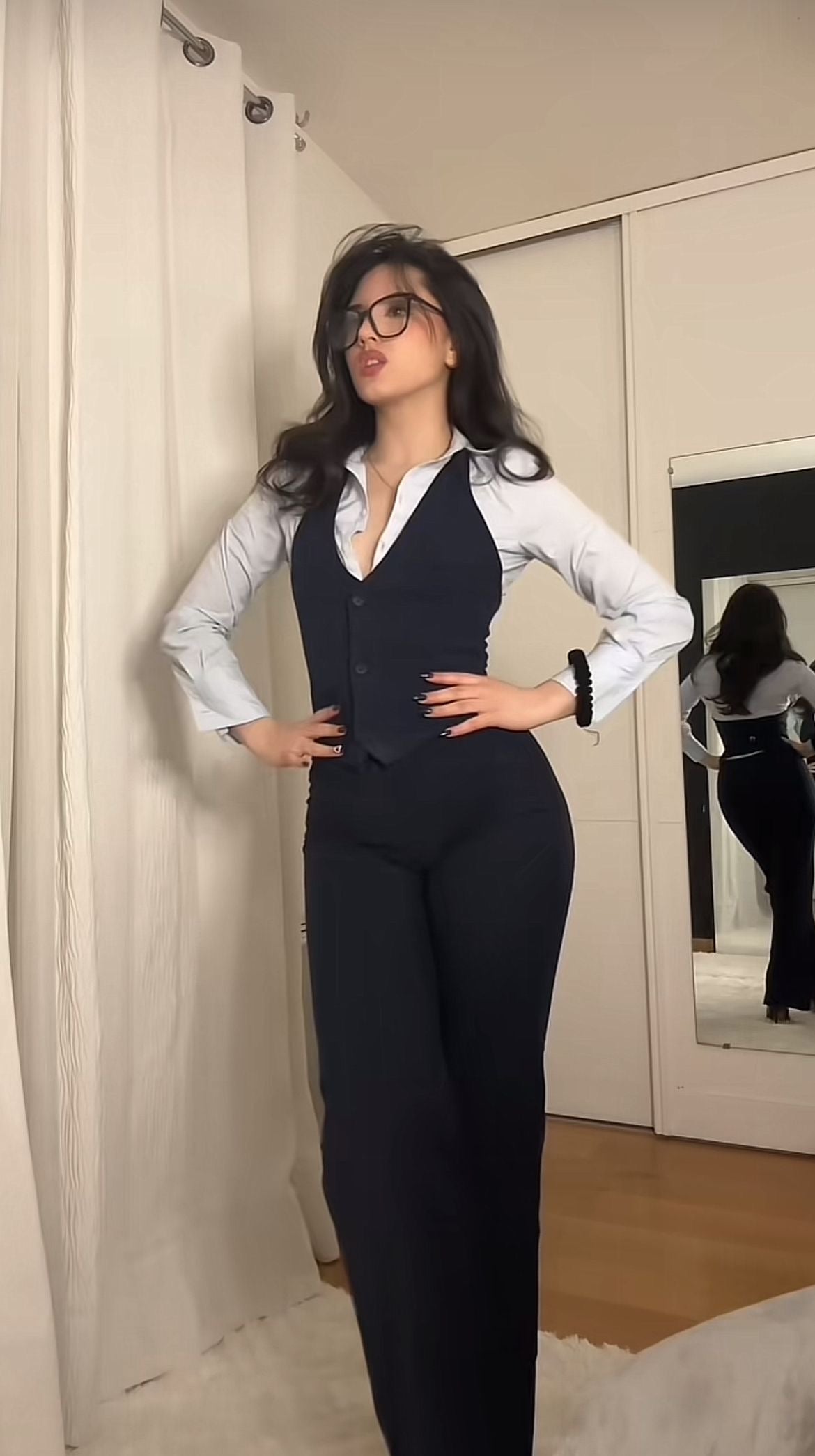 Fitted vest and frappes